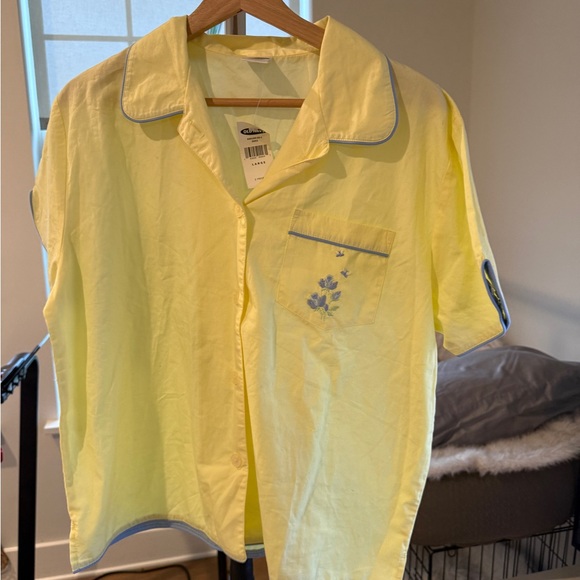 Old Navy Tops - Old Navy Yellow Blouse with Blue Accents